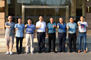 峽江縣縣長(zhǎng)謝啟龍一行蒞臨四方光電參觀考察
